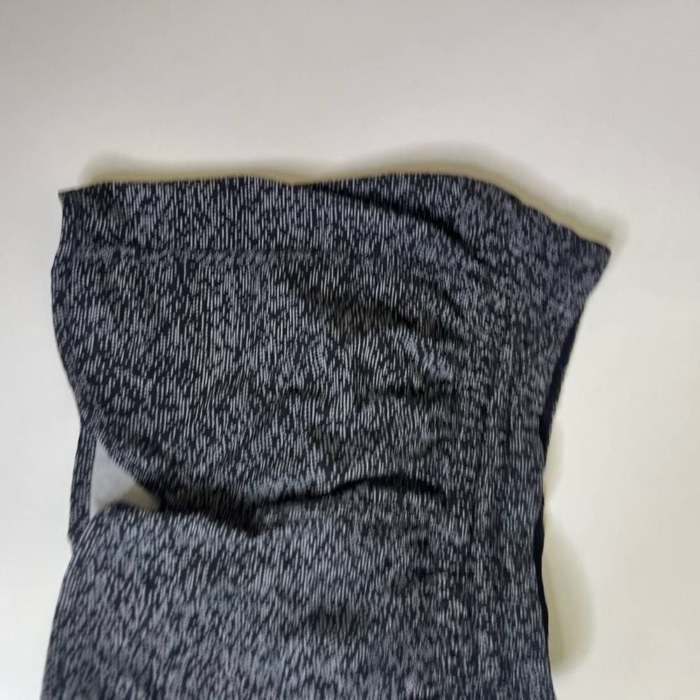 Lululemon Women's Black Athletic Shorts - Size 6 - Picture 11 of 11